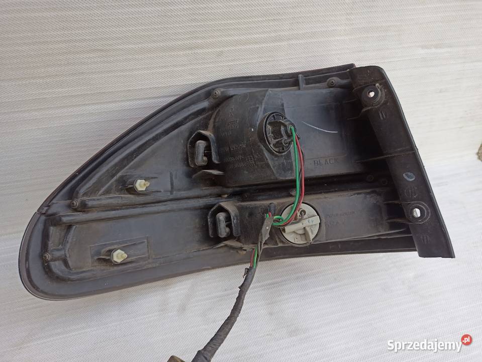Mazda 626 GF V hatchback lampa tył tylna prawa Sieradz