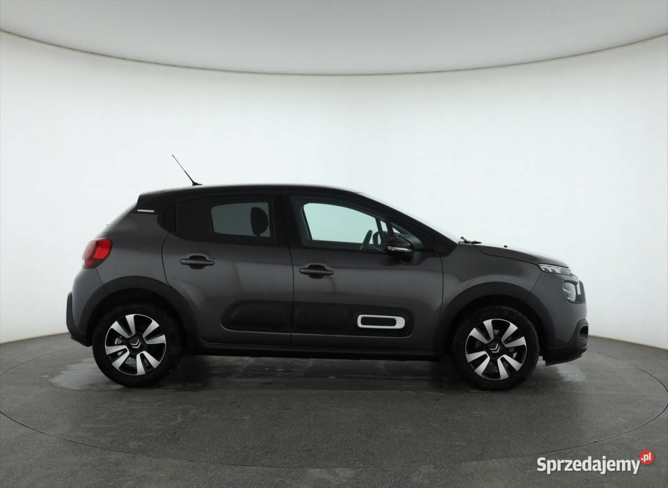 Citroen C3 12 PureTech pełny VAT Piaseczno