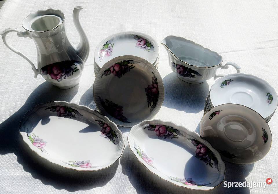 Piękny porcelanowy zestaw kawowy obiadowy retro Świecie