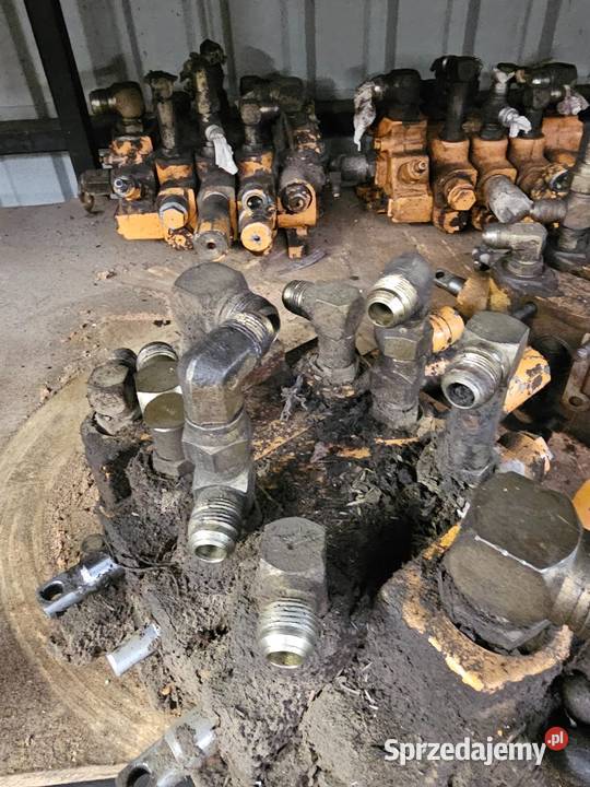3sekcyjny rozdzielacz hydrauliczny Case 580K Części maszyn i innych pojazdów pomorskie Gdynia