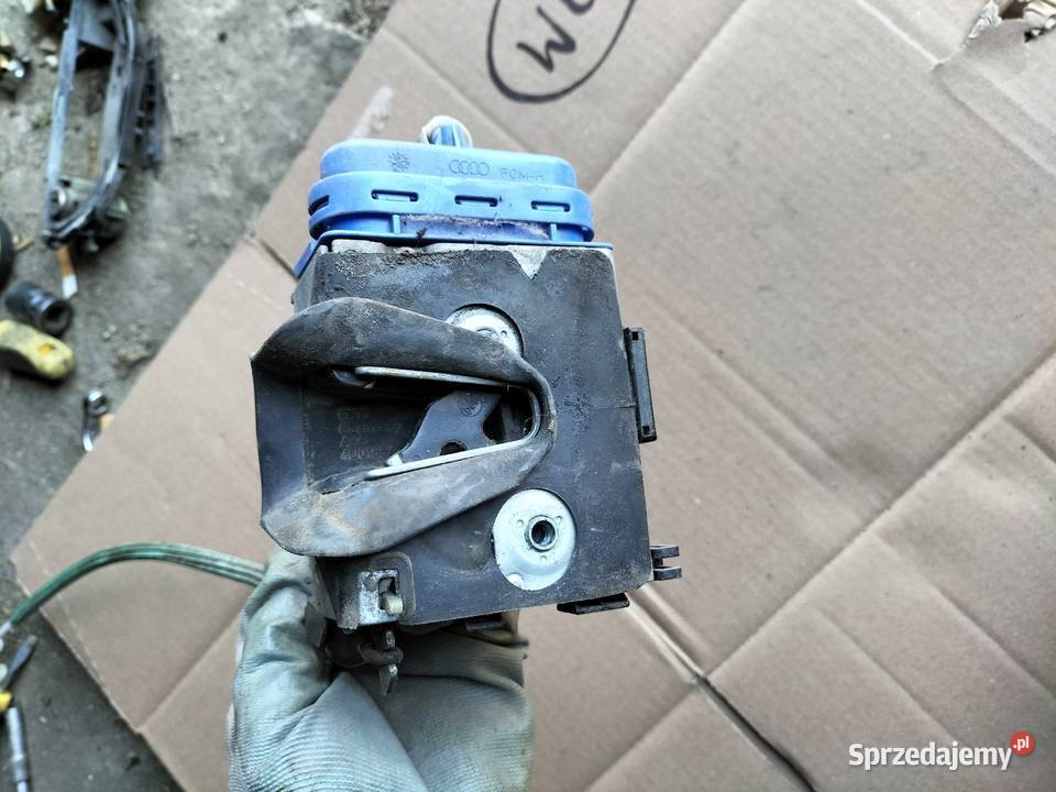 AUDI A38L A3 8L 4D 5D ZAMEK DRZWI PRAWY TYŁ lubelskie Kamień-Kolonia