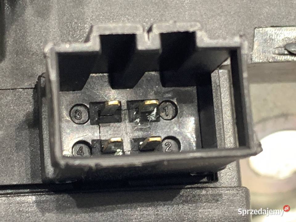 ZAMEK KLAPY TYŁ AUDI A4 B8 Kombi 8R0827505 0715 podkarpackie