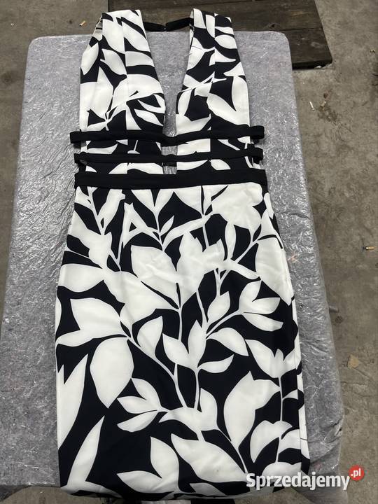 Elegancka Sukienka CzarnoBiała Emaba Poznań