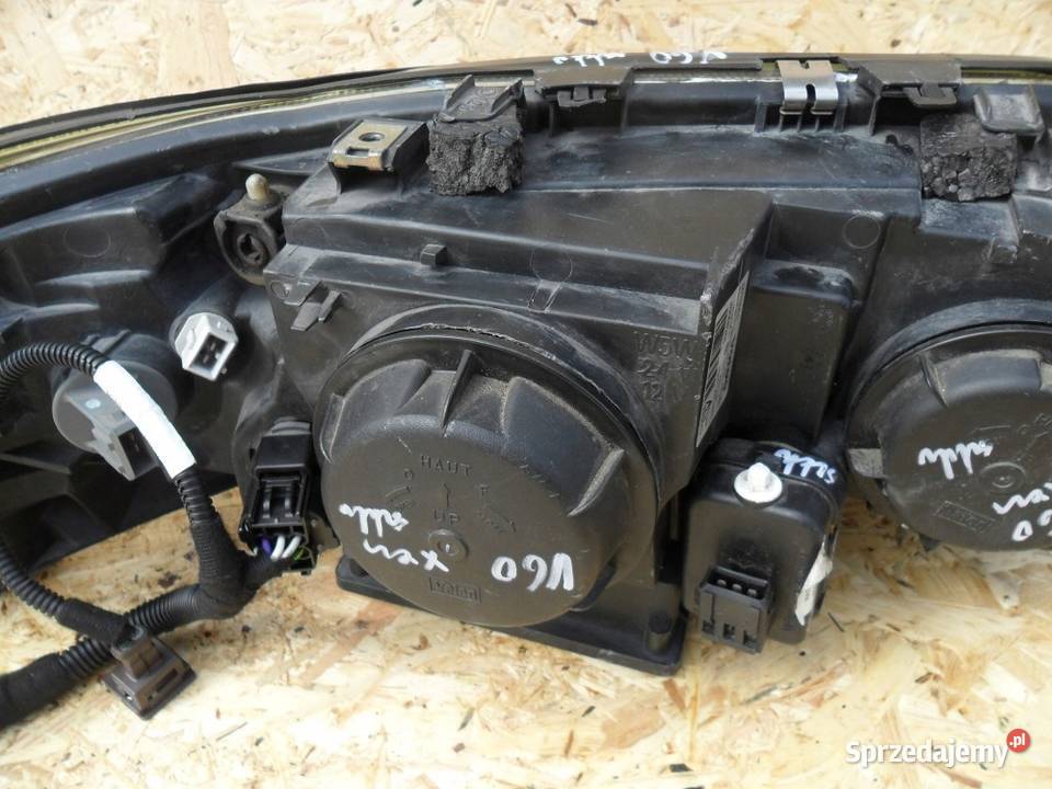 Volvo V70 XC60 2000 2001 2002 2003 2004 xenon wielkopolskie Nowy Tomyśl sprzedam