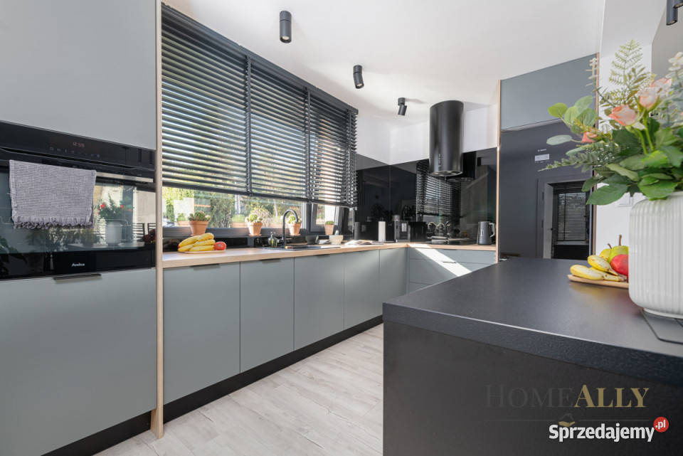 sprzedaży domu wolnostojącego 968m2 Zakościele