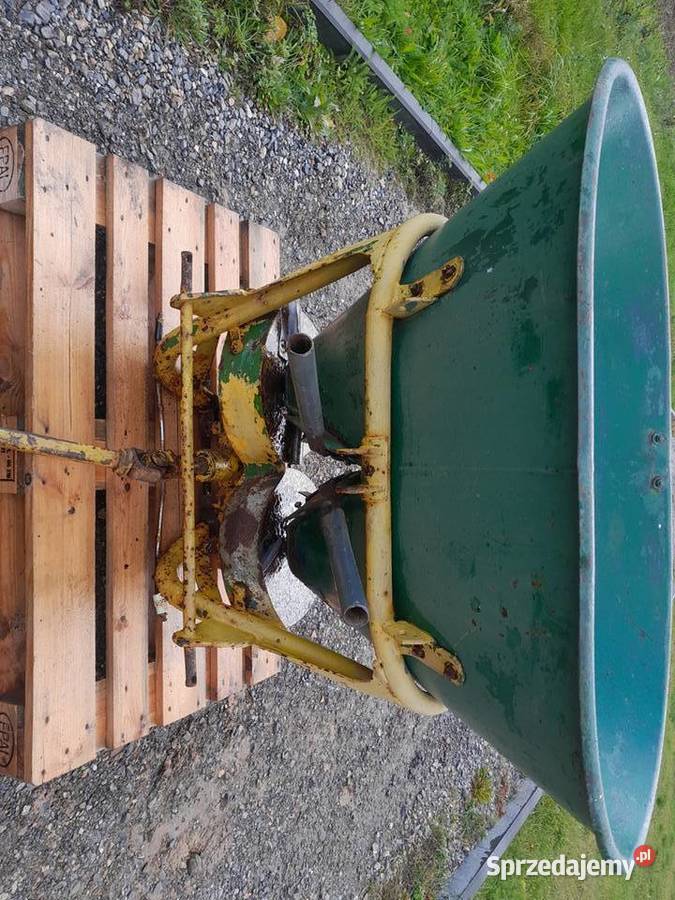 Rozsiewacz do nawozu dwutalerzowy amazone Zadroże