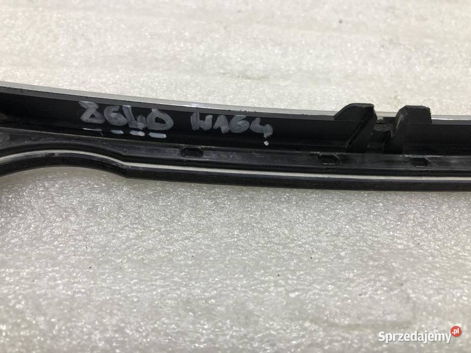 RAMKA DEKOR DREWNO PANELU MERCEDES W164 W1402001 osobowe wielkopolskie