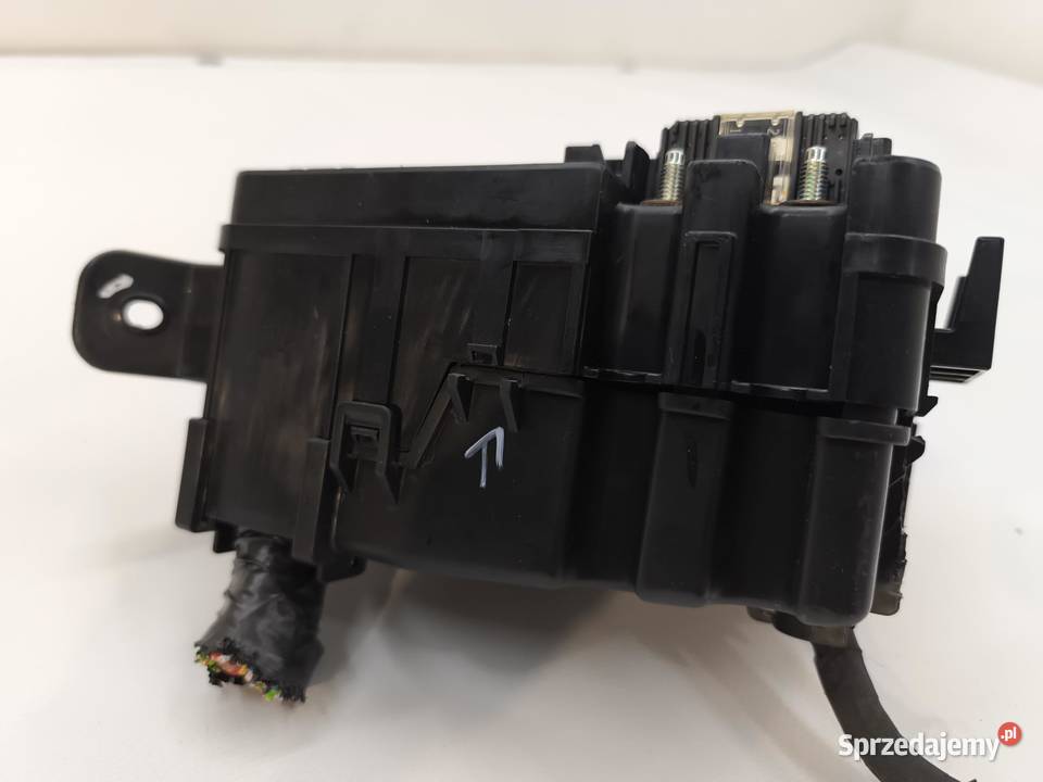 SKRZYNKA BEZPIECZNIKÓW HYUNDAI BAYON 12