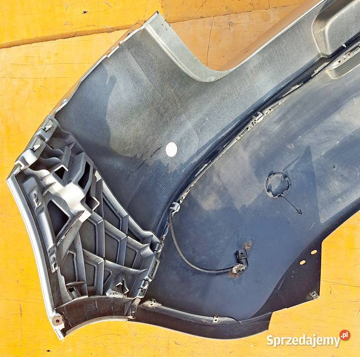 VW GOLF V ZDERZAK TYŁ 1K6807421 1K6807521 LAK osobowe Radom