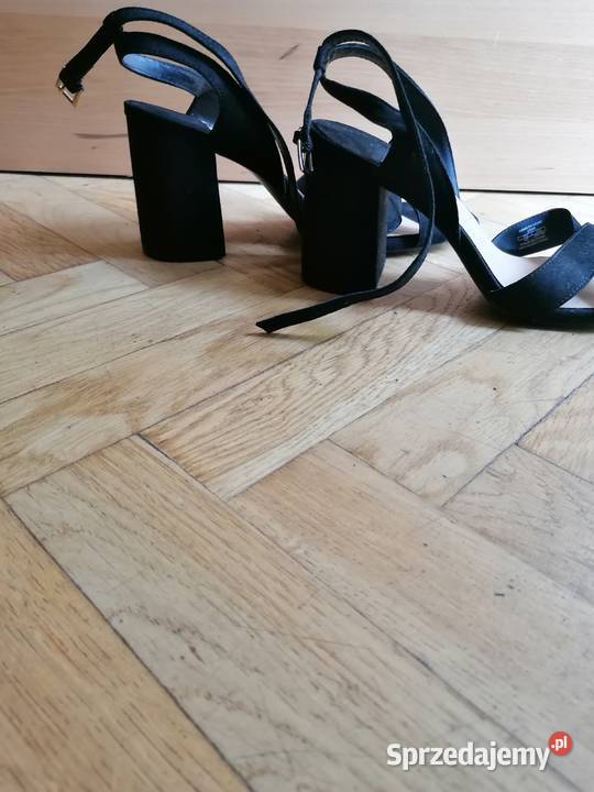 Sandały na obcasie rozmiar 40