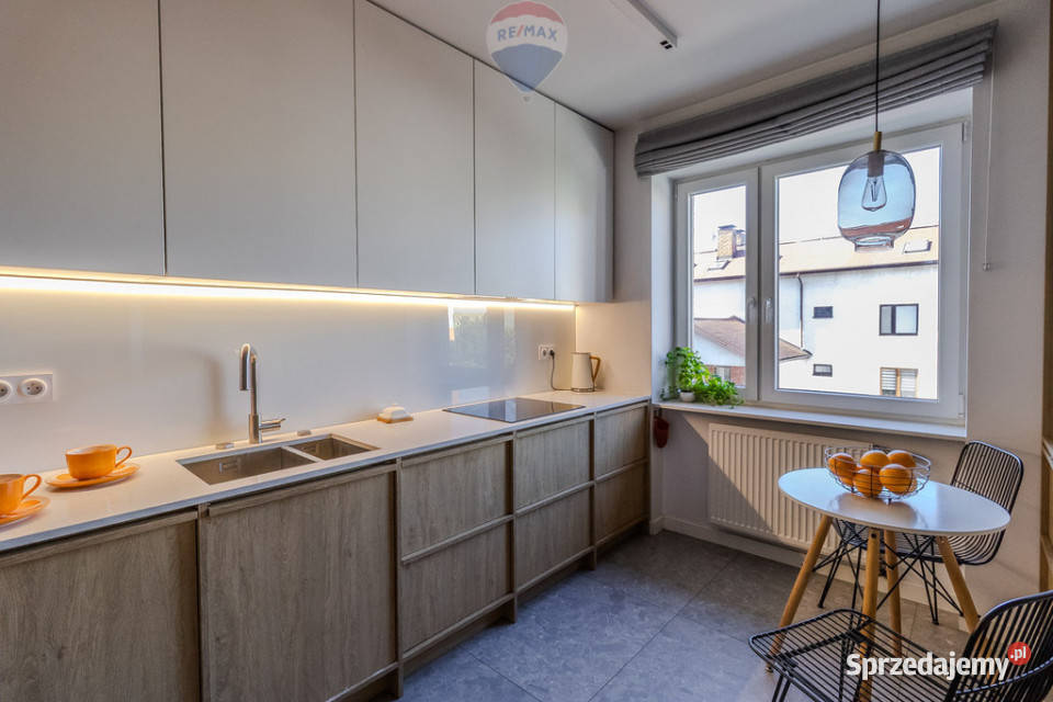 Dwupoziomowy apartament z loggią i garażem Górna internet sprzedam