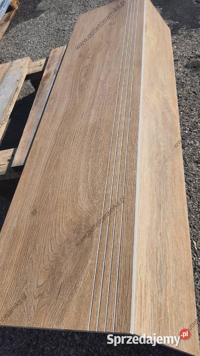 Stopnica na schody 30x120 płytki podłogowe