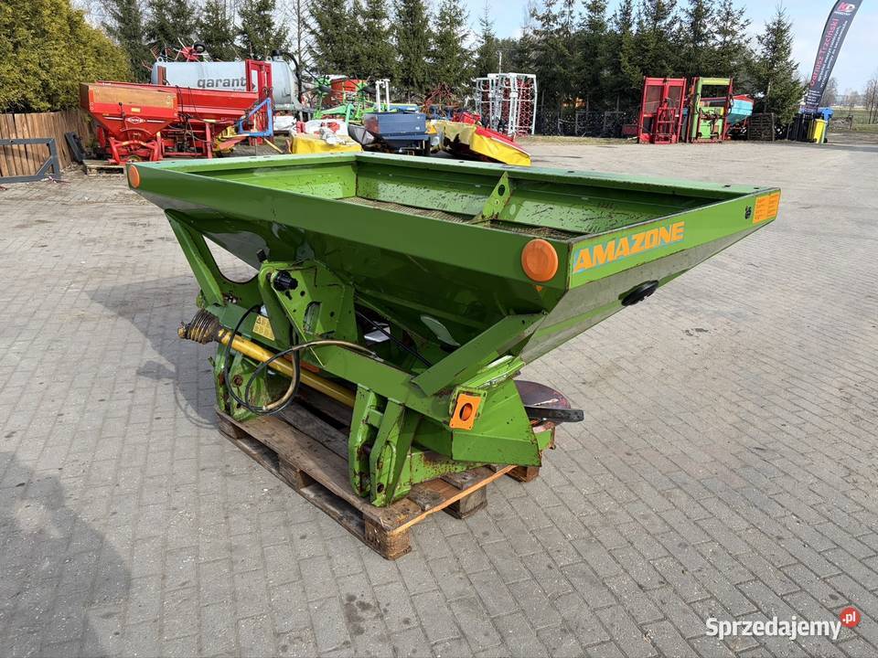 Rozsiewacz nawozów Amazone M 1200 siewka nawozu Myszyniec