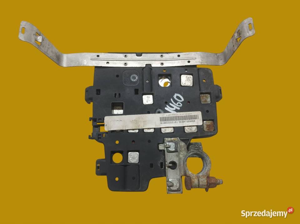 SKRZYNKA BEZPIECZNIKÓW AKUMUALATORA KLEMA 14 D Skrzynki bezpieczników