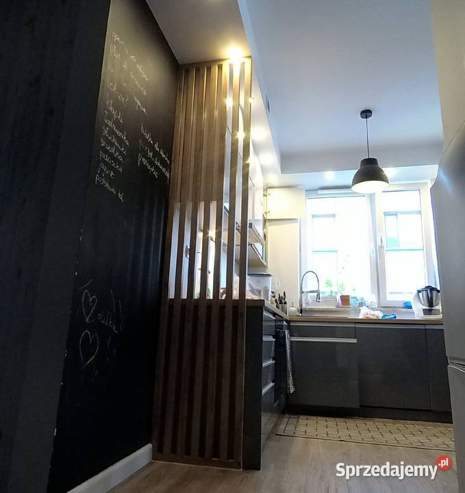 Lamele drewniane MDF montaż aranżacja ścian wewnętrzne Warszawa