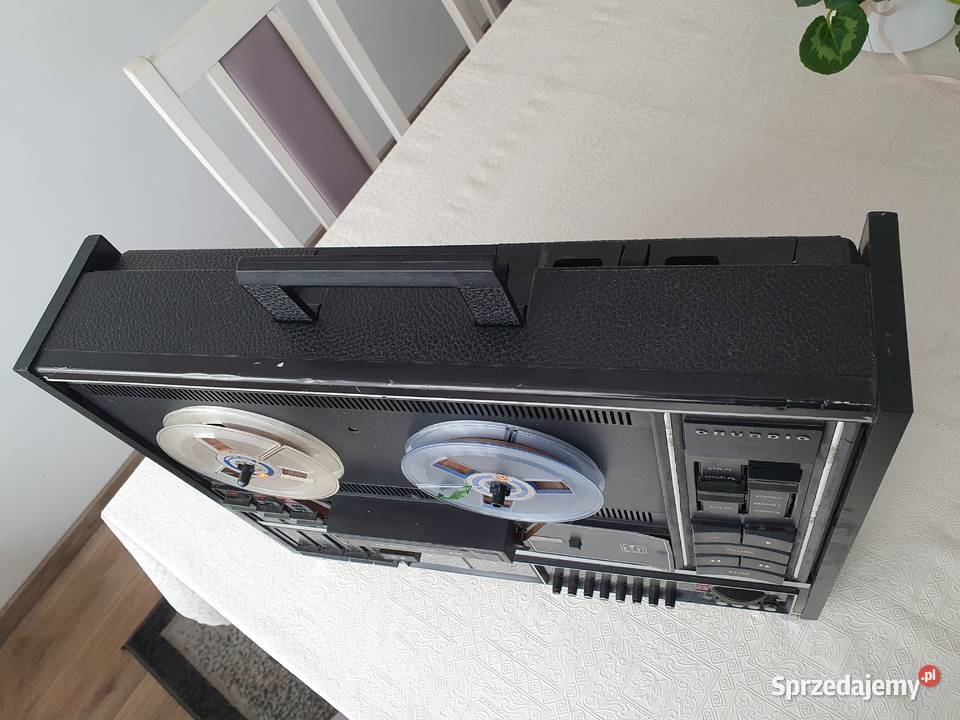Stary zabytkowy magnetofon szpulowy Grundig Kępice