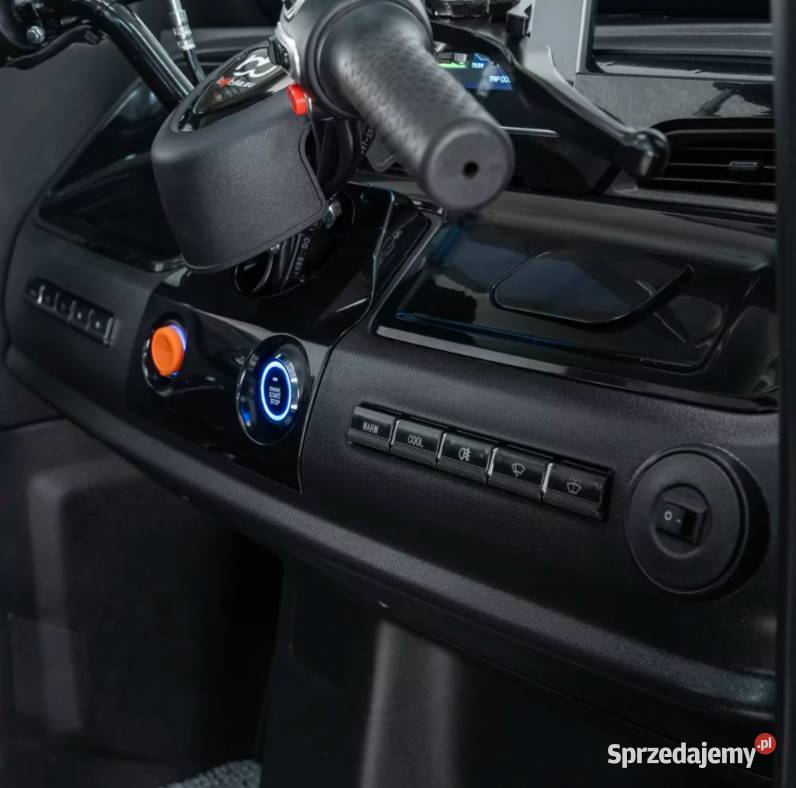 Skuter bez prawa jazdy zabudowany z dachem MICRO