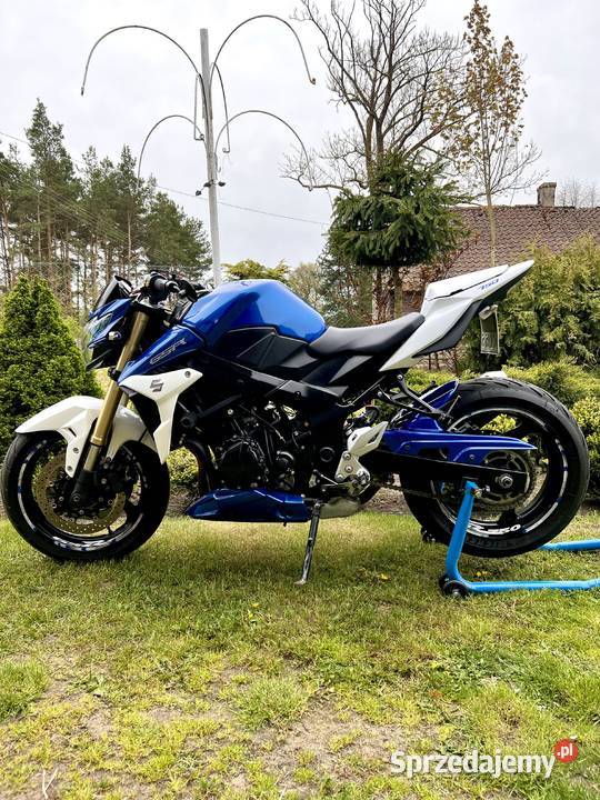 Suzuki GSR 750 piękny kolor niski przebieg sportowy sprzedam