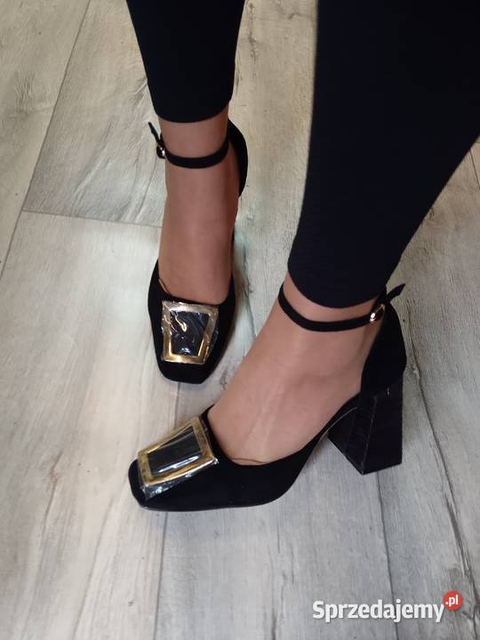 3940 Czarne bogato zdobione czółenka wieczorowe małopolskie