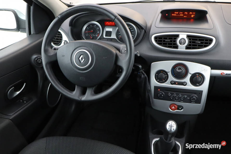 Renault Clio 12 TCe nieuszkodzony Clio śląskie Zabrze