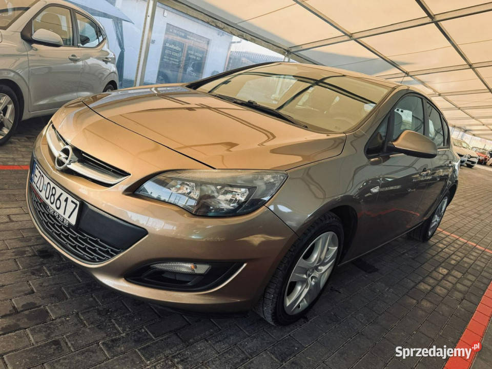 Opel Astra Lifcie 14 Benzyna GAZ 6 Biegów J