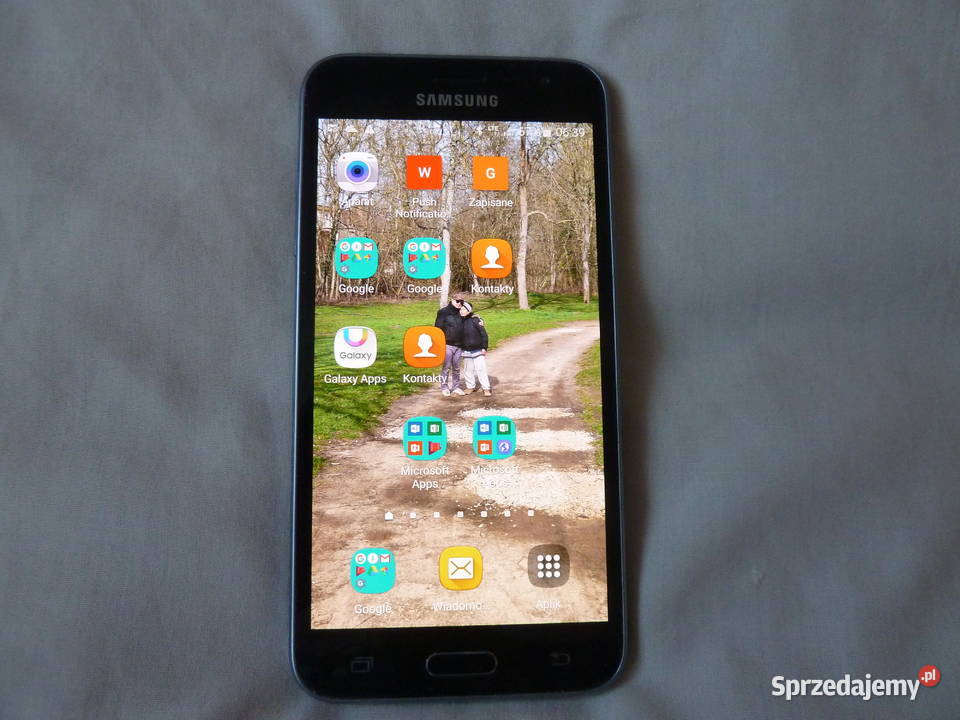 telefon Samsung J 3 2016 r z ładowarką sprzedam