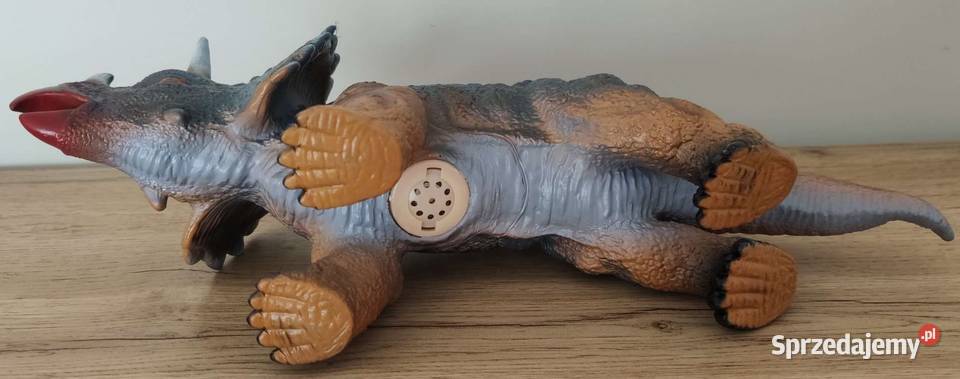 Duży Dinozaur Ryczy Triceratops Figurka Gumowa z Mogilany