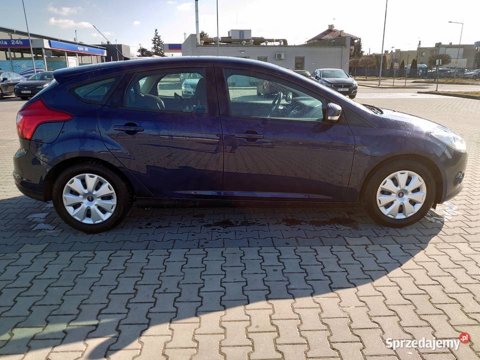 Ford Focus 16 Duratec 125 mały przebieg 79 granatowy