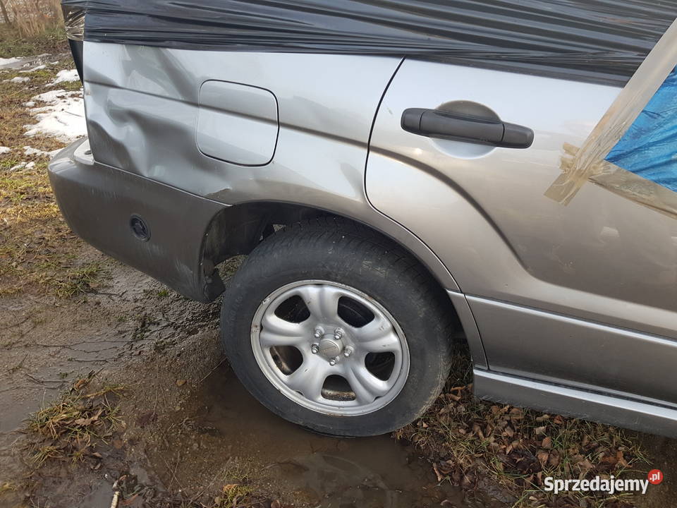 Okazyjnie uszkodzone subaru Warszawa
