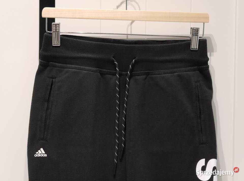 Adidas świetne spodenki kolano duże logo 36 S czarny Wrocław