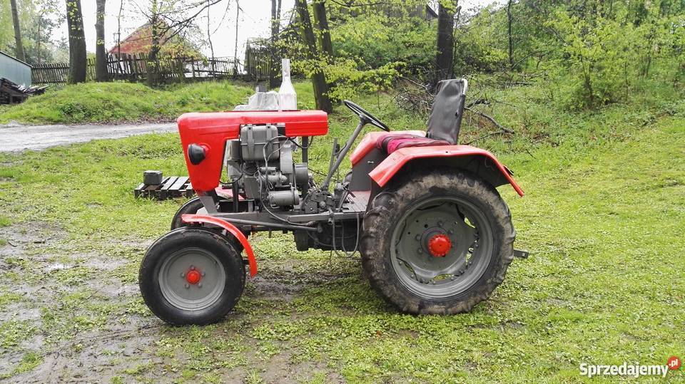 Ciągnik Sam S15 z podnośnikiem palony na małopolskie Głębowice