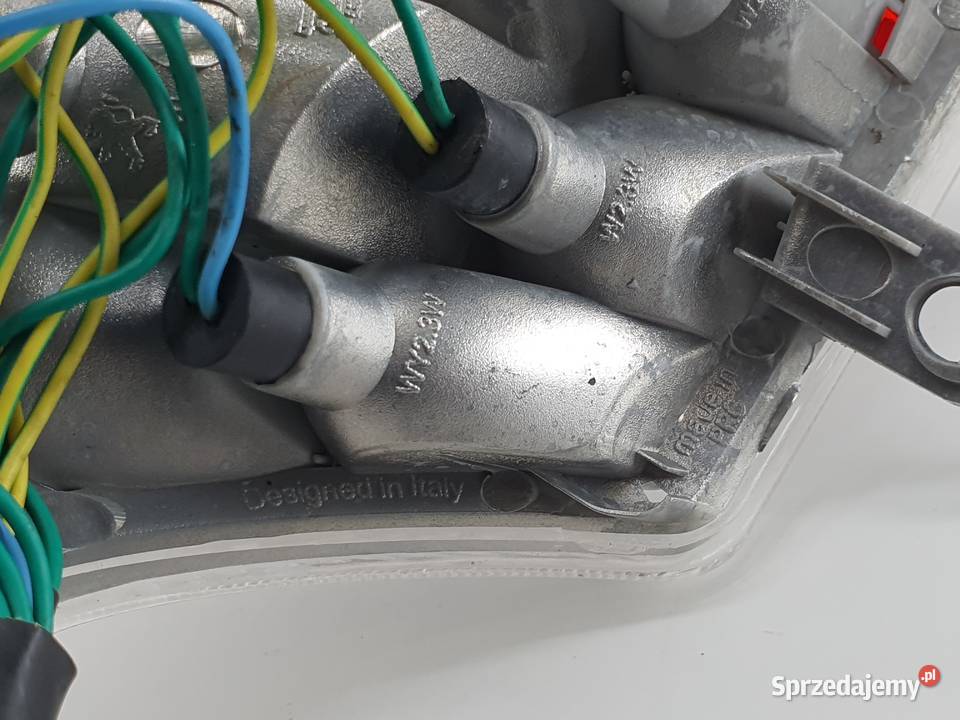 LAMPA TYL PRAWA KIERUNKOWSKAZ PEUGEOT EVIVACITY Janowice sprzedam