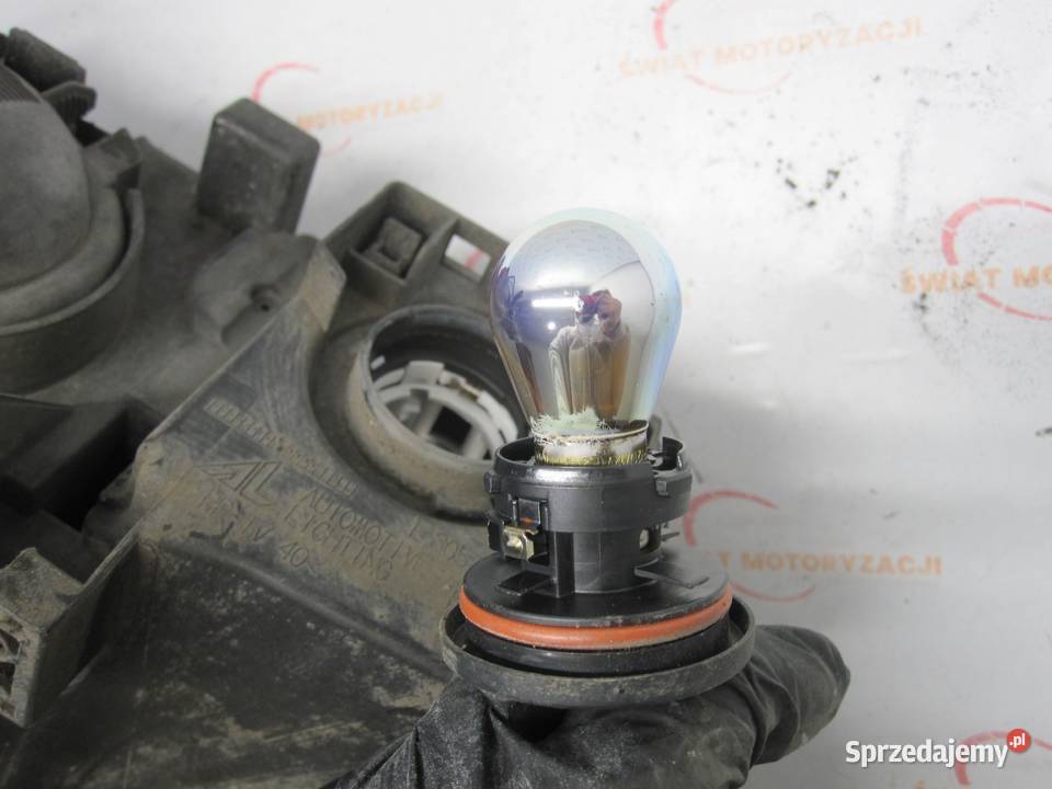 AUDI A4 B7 III 07r lampa prawa przód 8E0941004BL osobowe Kielce