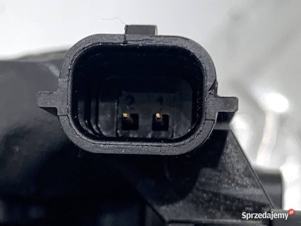 ZAMEK KLAPY TYŁ DACIA DUSTER SUV 905037230R 1018