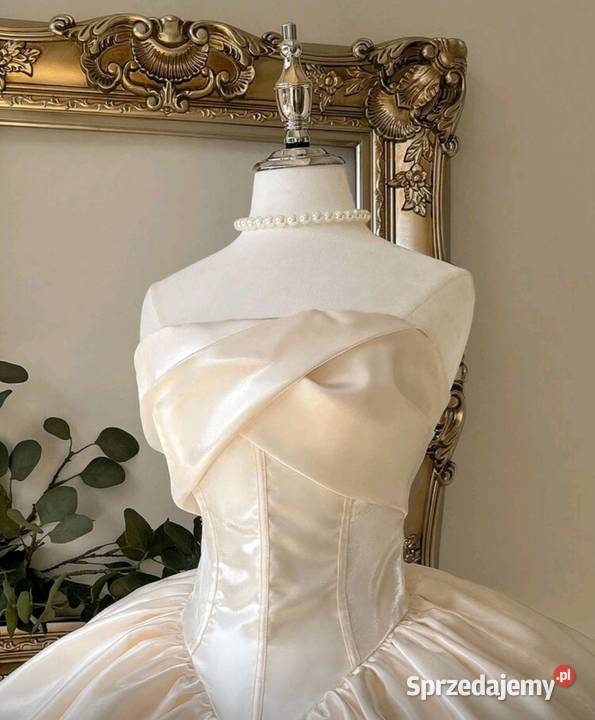 Sukienka wieczorowa kremowa Olesno sprzedam