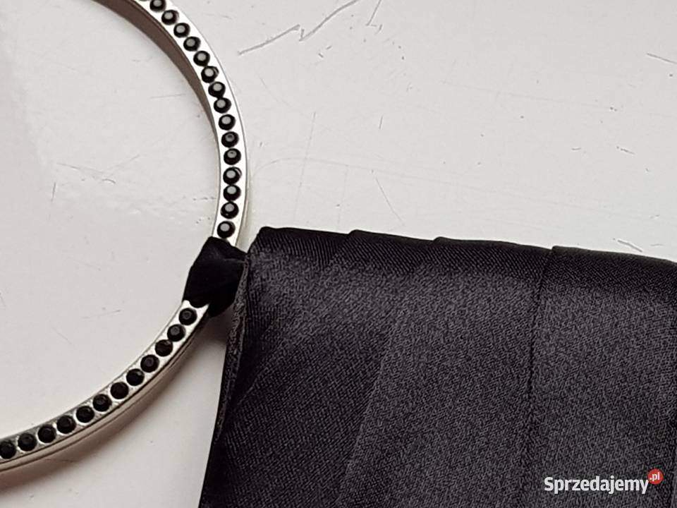 Elegancka czarna kopertówka Poznań
