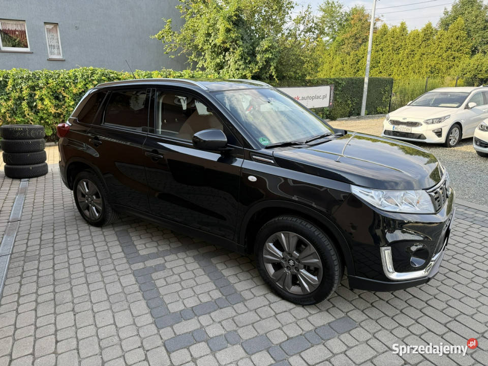Suzuki Vitara 14 140 4x4 Serwis Koła lato zima Rok produkcji 2019 sprzedam