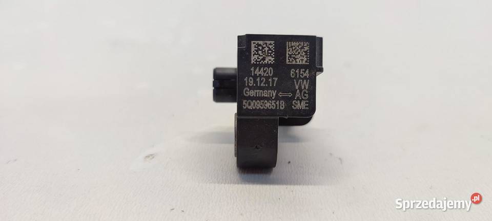 VW TIGUAN II CZUJNIK UDERZENIA 5Q0959651B