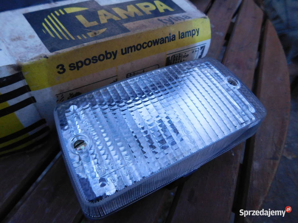 Orginalna lampa tył fiat 126p cofania Nowa Kęty