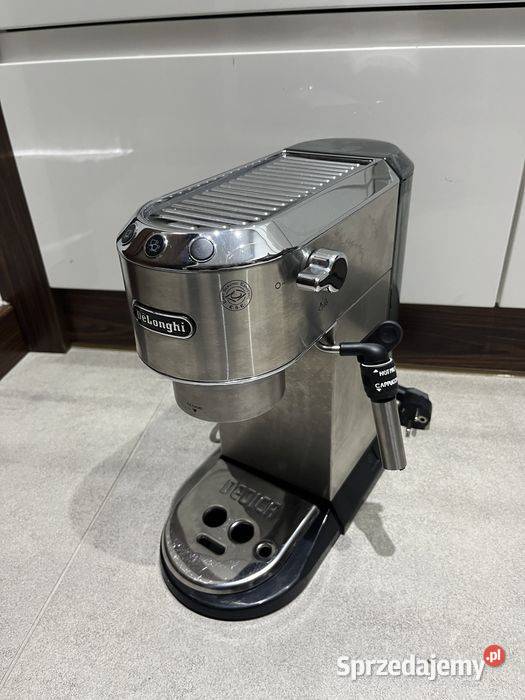Ekspres kolbowy DeLonghi Dedica EC685BK Czarny Pozostałe wielkopolskie Tuliszków