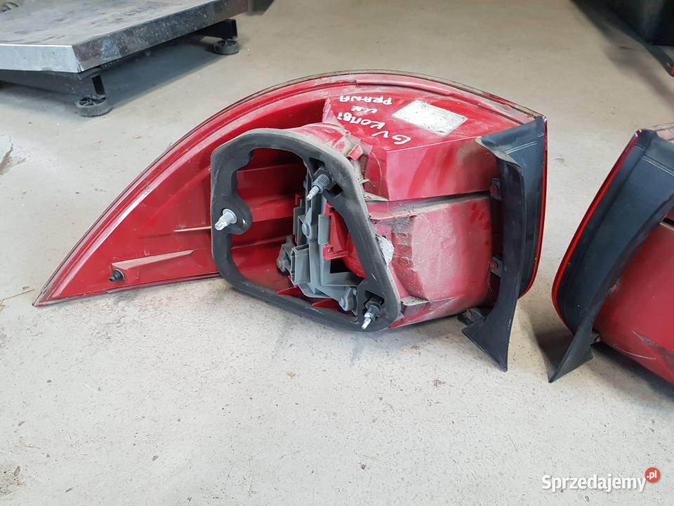 VW GOLF V KOMBI LAMPA TYLNA LEWA PRAWA WKLAD Turkowice