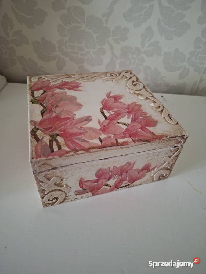 Szkatułka w magnolie