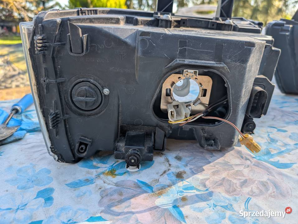 Lampa przód prawa Volkswagen T5 Świątki