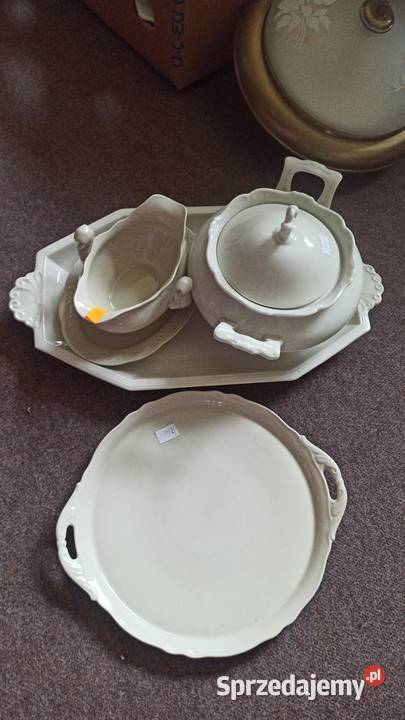 Sosjerka ecru Barokowa forma Bez sygnatury Porcelana i szkło