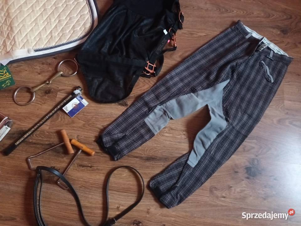 Zestaw sprzętu jeżdzieckiego czaprak strzemiona dolnośląskie Nowa Ruda