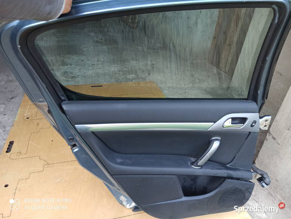 Sprzedam części do Peugeot 407 drzwi klapa i Pozostałe łódzkie