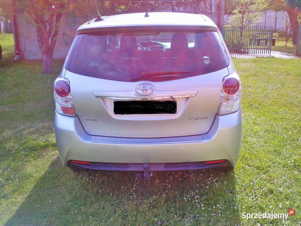 Toyota Verso 16 D4D 2014r srebrny bez wkładu elektryczne lusterka podkarpackie Mielec