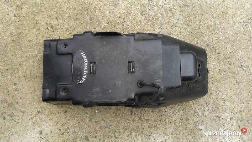 Błotnik tylny tył Yamaha FZ 750 oryginał dwie podkarpackie