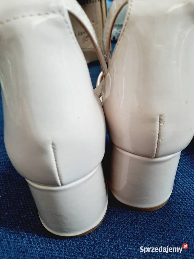 40 czółenka cieliste beżowe nude na klocku 25 Gaszowice