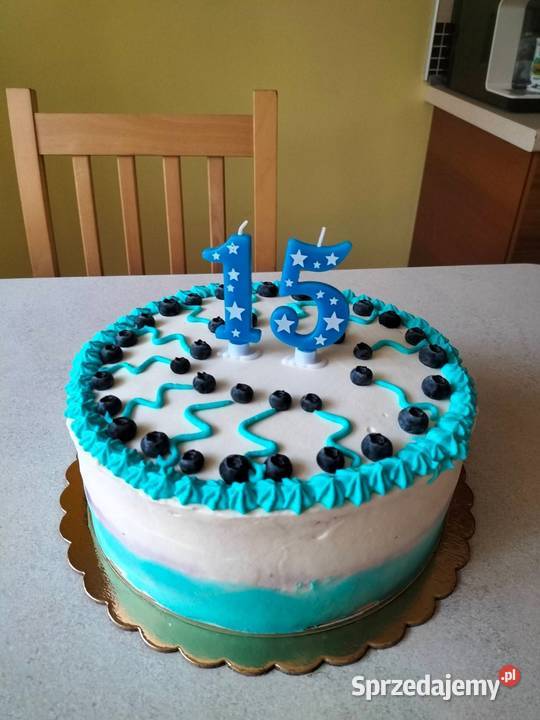 Wykonuje torty ciasta i deserki na różne okazje